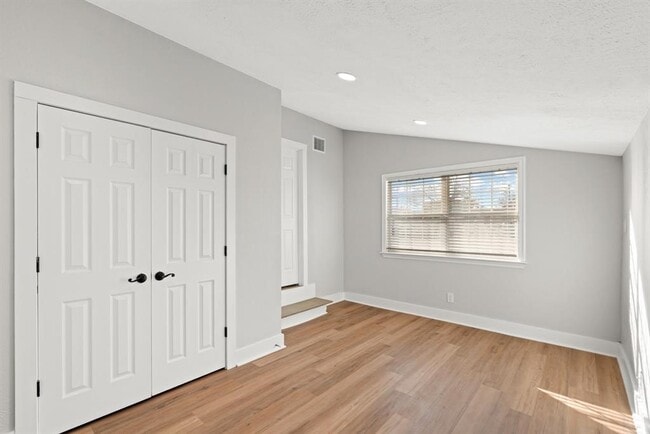 Photo - 915 Avenue E