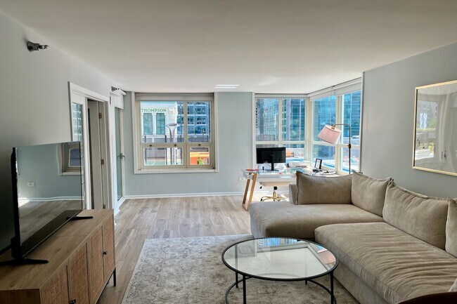 Photo - 345 N LaSalle St Unit 1505