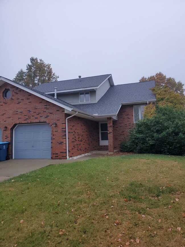 Photo - 12 Pebble Ct Townhome