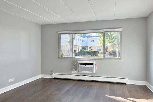 Studio - 37 Rockford Ave.