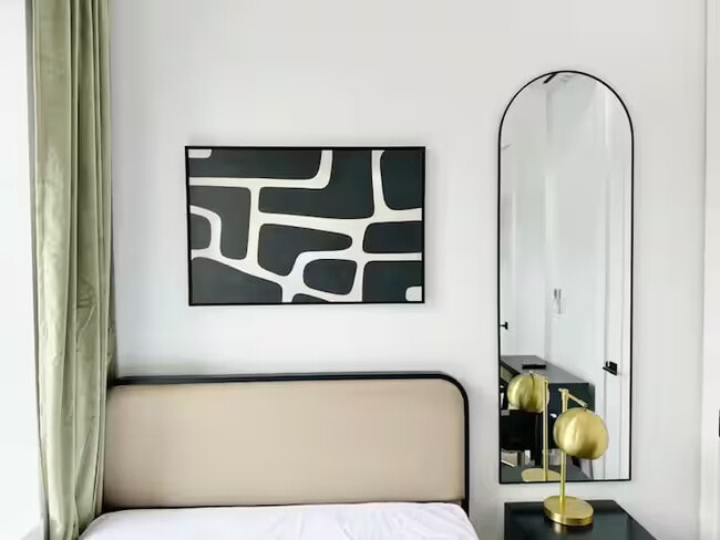 Photo - Furnished room/NOT APARTMENT Unit 4