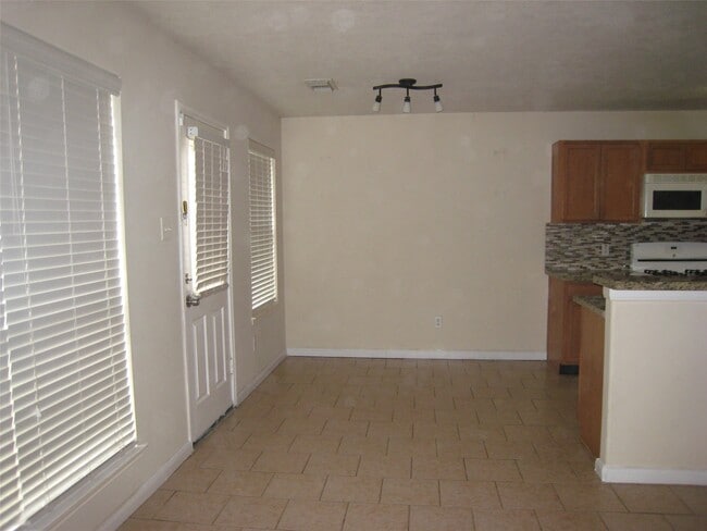 Photo - 7822 Winding Creek View