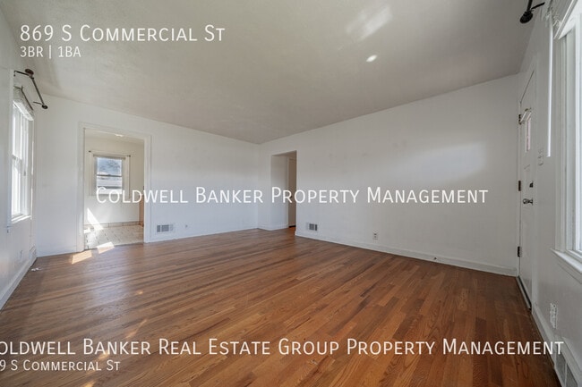 Photo - 869 S Commercial St