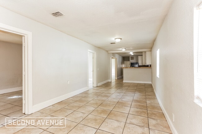 Photo - 2121 Broadway Ave