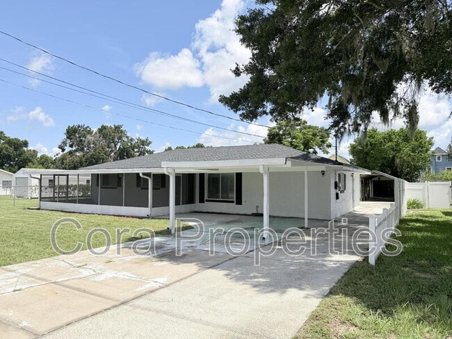 Photo - 825 Avenue Y NW