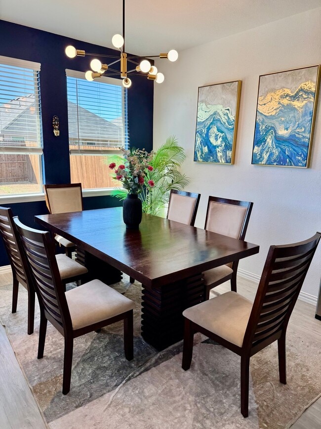 Photo - 501 Merriam Dr