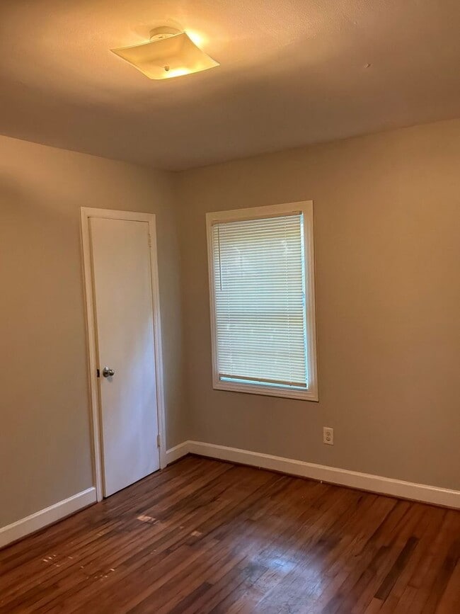 Photo - 803 Circle View Dr