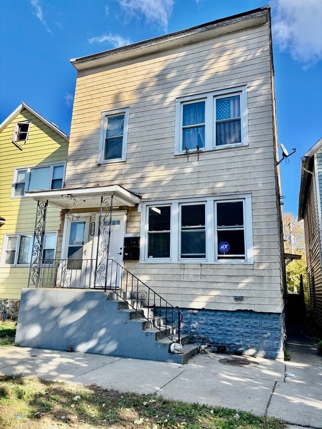 Building Photo - 9737 S Ave N