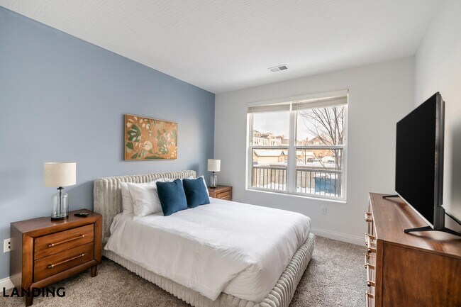 Photo - 210 W 5th Ave Unidad 208