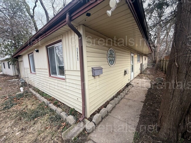 Photo - $1195 - 3 bed 2 bath - Single Family Home