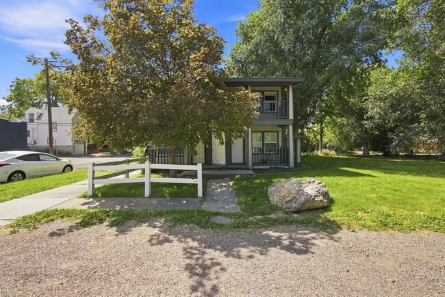 Photo - 724 W Lewis St Unit 1