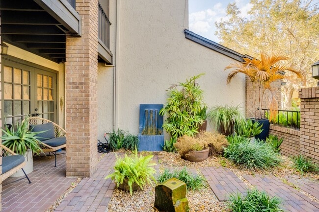 Photo - Exquisite 3 bedroom 2.5 bath two-story Executive Condo in Winter Park with 2-Car Garage