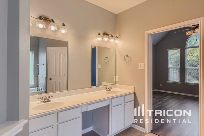 Photo - 7506 Parkcross Pl