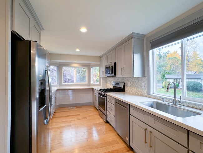 Photo - 5657 23rd Ave SW