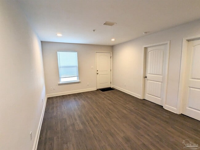 Photo - 313 N Navy Blvd