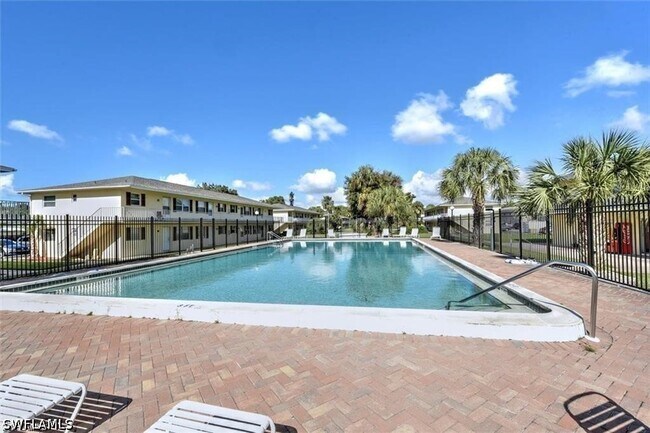 3325 Arpt Rd S Unit U5