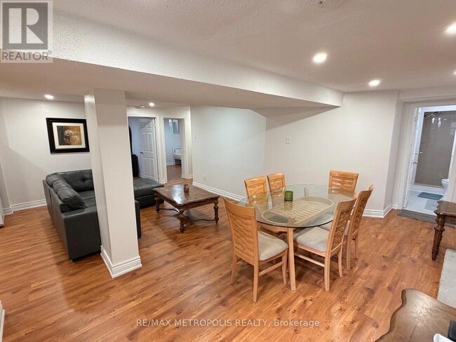 Photo - 216 Gwendolyn St