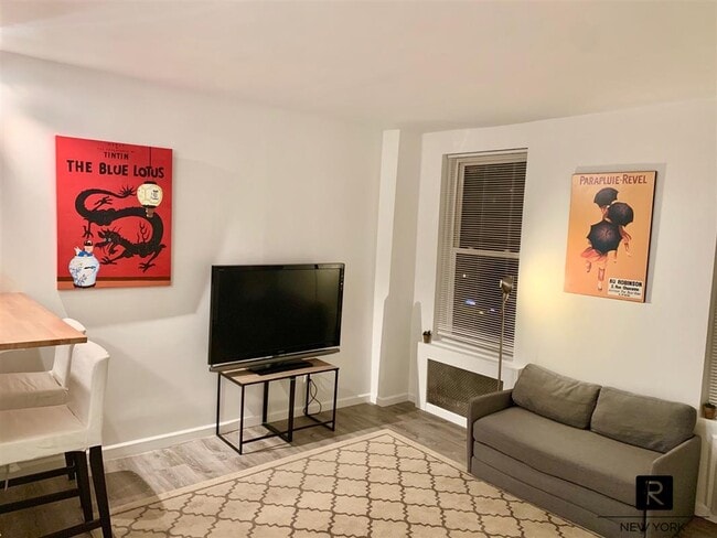 491 West 22nd Street - 491 West 22nd Street Townhome