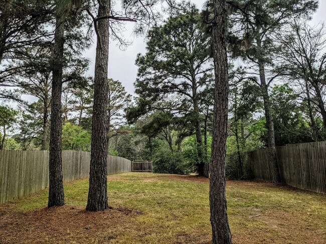 Photo - 106 Commercial Dr