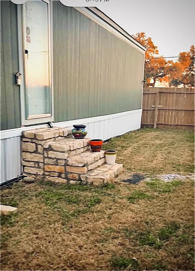 Photo - 453 E Zipp Rd