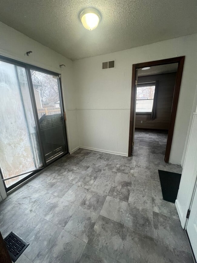 Photo - 8628 Chapp Ave