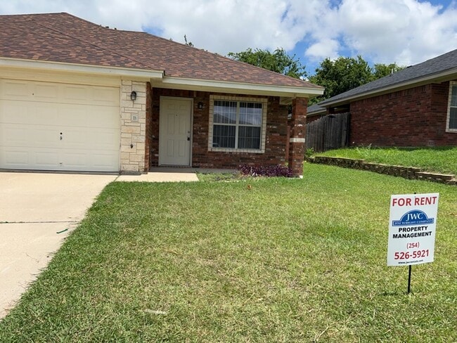 Building Photo - 1405 Cinch Dr Unit 1405 Cinch Dr  B