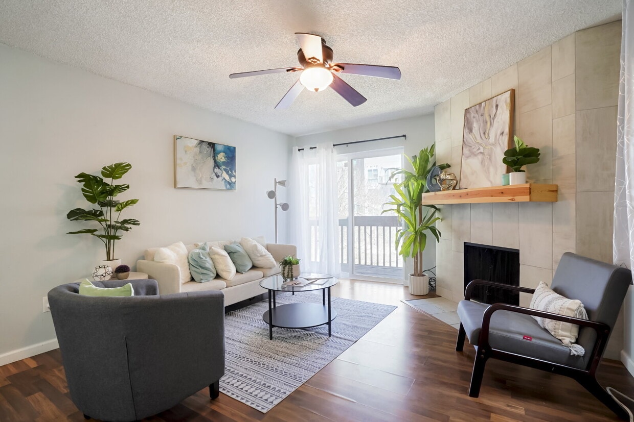 2 Bedroom/2 Bathroom Condo - Aurora - Lowe... - 2 Bedroom/2 Bathroom Condo - Aurora - Lowe...