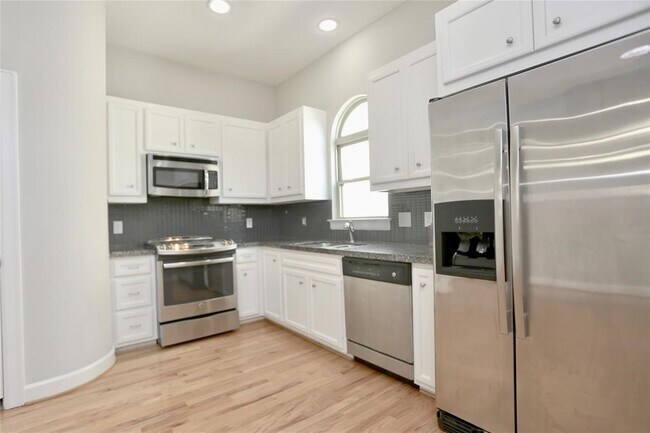 Photo - 3614 Main Plaza Dr