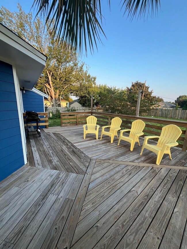 Photo - 2040 Falconhurst Pl