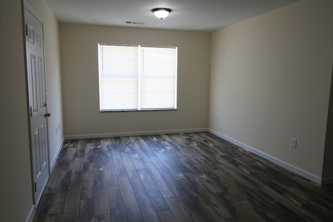 Photo - 110 Morris St