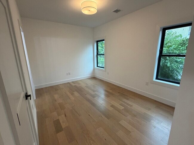 Photo - 95 Addison St Unidad 206