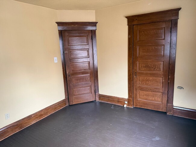 107 N Oakland Ave Unit 2