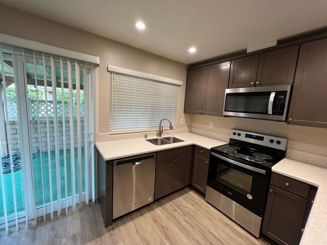 Photo - Very Updated Newport Home in Leisure Village