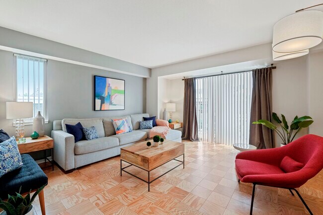 Photo - Capitol Park Plaza and Twins