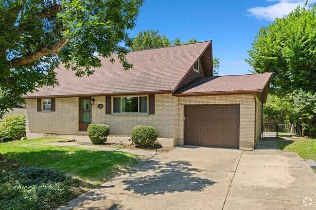 Building Photo - Charming 4-Bedroom Home in Desirable Neigh...