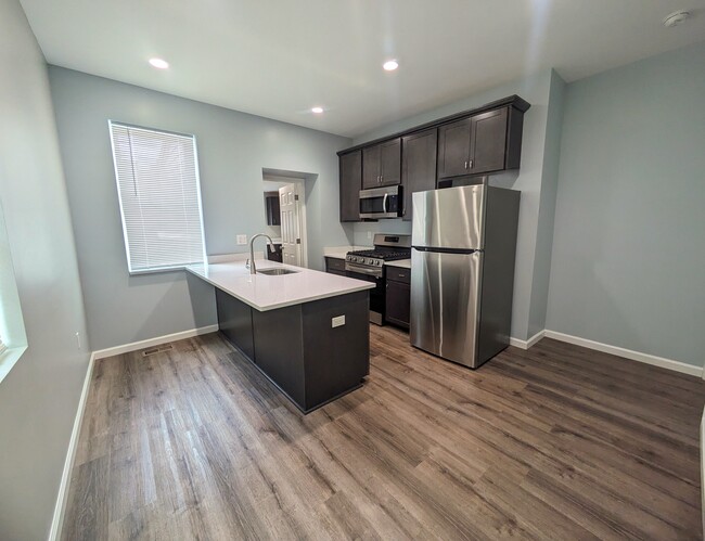 Kitchen - 1401 Arch St Apartment