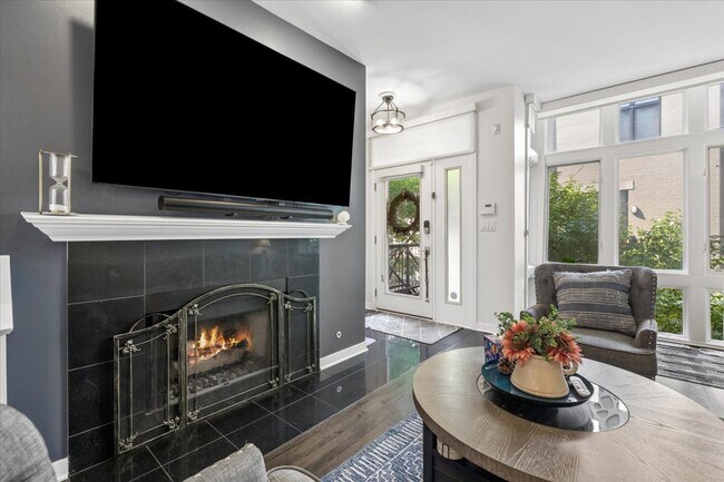 Photo - 1713 W Diversey Pkwy