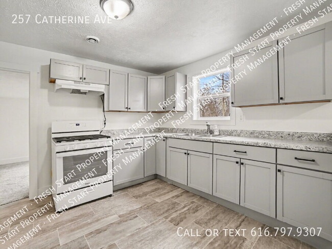 Photo - 257 Catherine Ave
