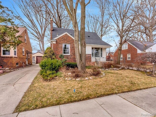 Photo - 8651 Hazelton St