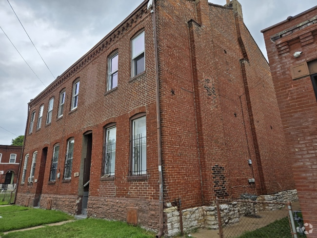 Building Photo - 221 Upton St Unit 1F Rental