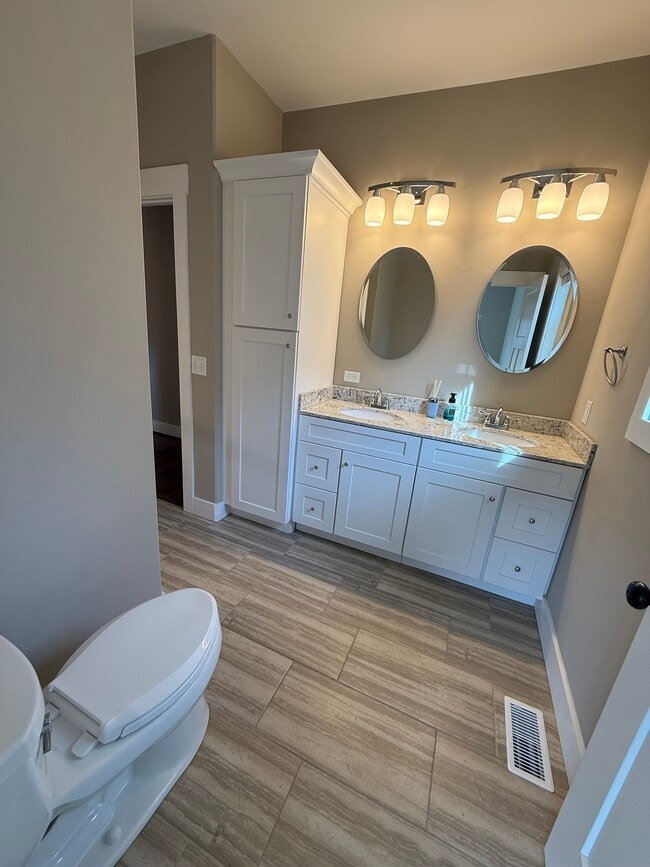 Photo - 1124 Cross Pointe Dr