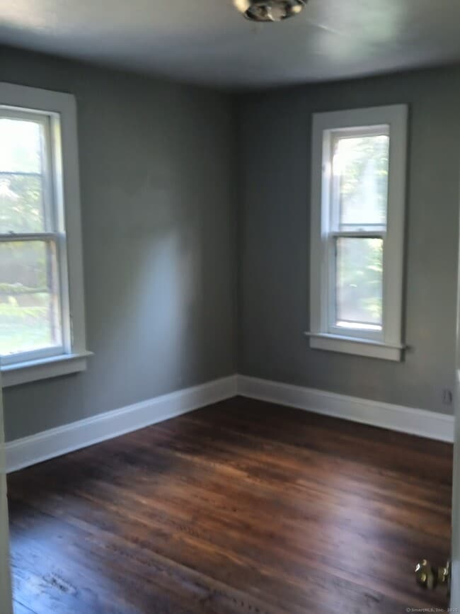 Photo - 198 S Main St