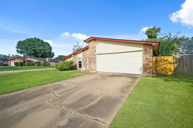 Photo - 15822 Danford Dr