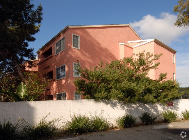 Exterior Photo - 4810 S La Brea Ave # DON