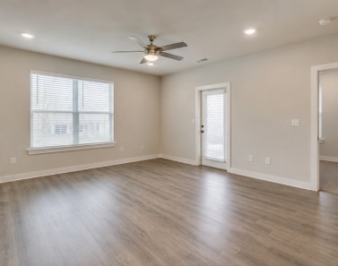 Photo - 1400 Range Dr