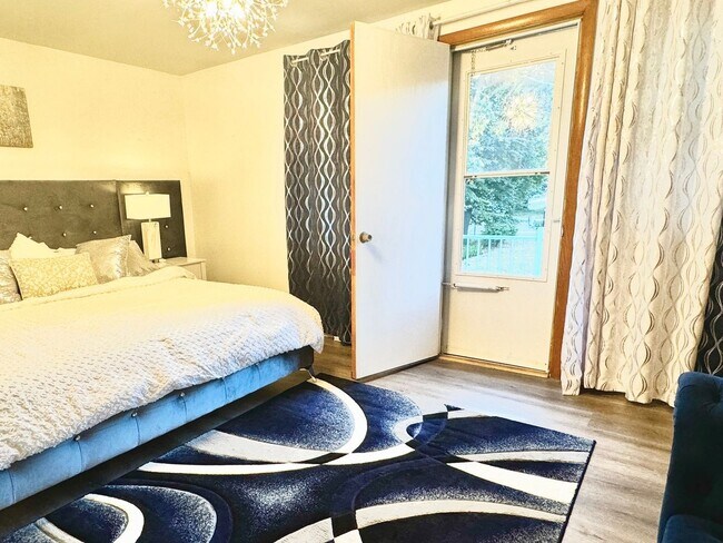 Photo - 2 Bedroom 1.5 bath Condo in Milwaukee