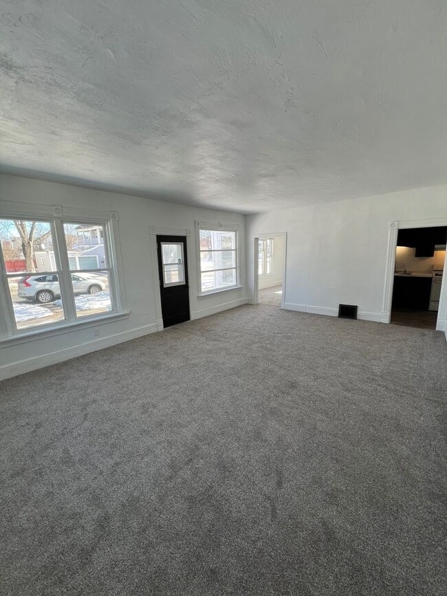 Photo - 4 Bedroom 2 Bath Single Family Home Available NOW!