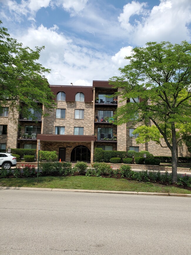Building Photo - 2150 Valencia Dr Unit 308A