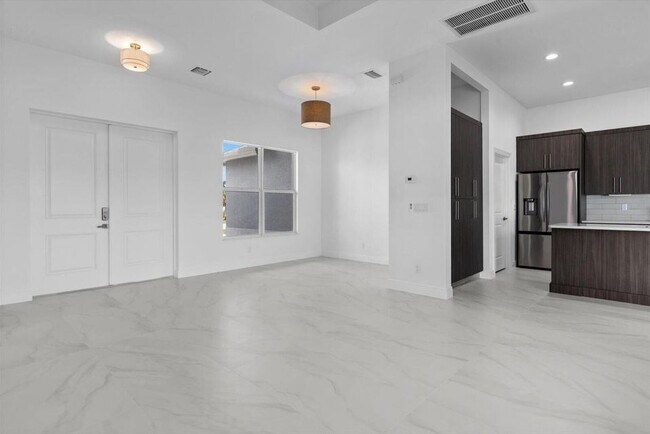 Photo - 1722 SW California Blvd