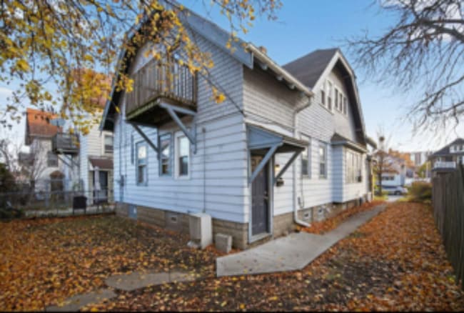 Building Photo - 3037 N 53rd St Unit Upper